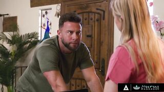 Masseuse Turns Rude Client Into Begging For Hawt Sex