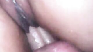 I make my girlfriend come with my dong. I fill her with squirt.