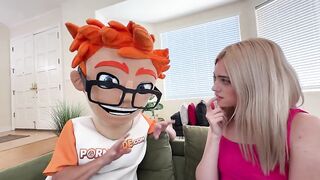 I treated Gracey Snows vape habit with standing doggy handjob clit rub and massive spunk flow