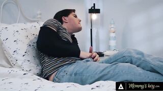 MOMS HUNK - August Skye MILF Stepmom Helps Injured Stepson With Titty Bang Handjob