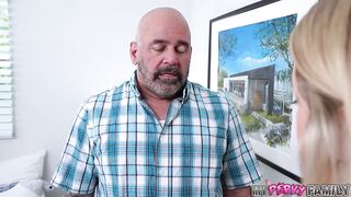 "I Don't Want To Bang A Cucumber!", Stepdaugter Fucks Stepdaddy BIG D - Ashley Alexander