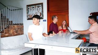 THE GARRISON ́S ARRIVES AT MY HOTEL AND IT ALL ENDS IN A HOT FUCK WITH HIS STEPDAUGHTER.
