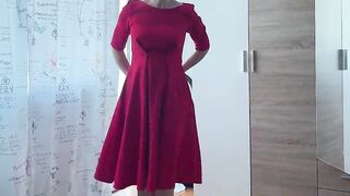 The stepmother asked for help choosing an evening outfit and seduced her stepson into screwing