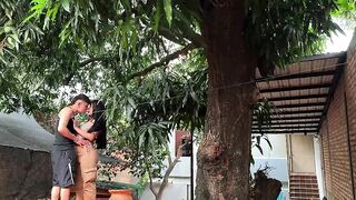 VECINA COLOMBIANA robando MANGOS de mi ÁRBOL... terminamos FOLLANDO
