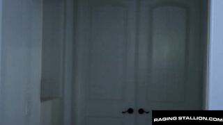 VIOLENT GUY-HORSE - From Massage to Flip Bang: Beaux Matthews & Luca Zae Go Bareback All Night