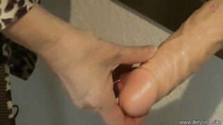 Mommy bangs herself!