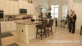 Smokin' hot aged woman with big boobs invited a younger chap to her place to fuck him