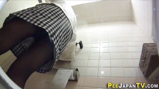 Asian doxy pees in throne-room - episode 1