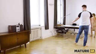 MATURE4K Older Woman of Facile Virtue is Penetrated by So-called IT Guy