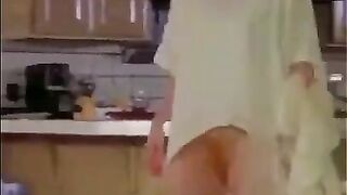 100_actresses_with_a_curly_vagina (Scarlett Johansson, Kate Winslet)