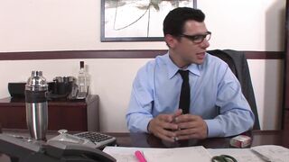 Diamond Foxxx is a super horny milf, who needs a worthwhile bang as soon as possible