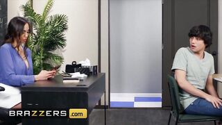 Brazzers - Desiree Dulce Jerking and Blowing Ricky Spanish without getting Caught by other Students