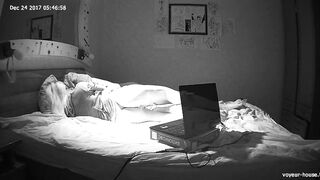 Teenage Amateur Couple Has Sex on Night Vision Hidden Camera