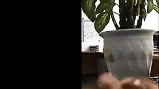 Flashing Wang To Office Cleaning Maid 2