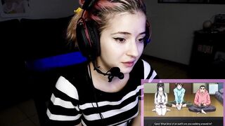 Small teen reacts to Manga Amanee - Emma Fiore