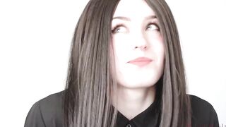 Samsung Hotty Assists Man in Switching to Samsung *GONE WRONG*