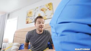 Reality Kings: Alyx Star Gets Scrubbed And Fucked on PornHD