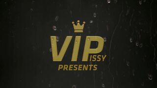 Student gets pee juicy by her teacher