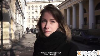 Wench has unprotected sex on couch