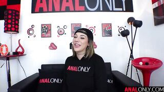 Bubbly Hottie Valentine has Big Butt that Needs Big Penis