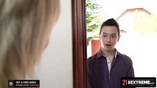 Mature golden-haired woman likes to meet up with a younger man and have casual sex with him