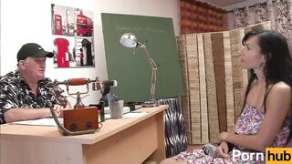 LES CASTINGS DE LHERMITE SPECIAL MAMAN VOLUME 2 - Scene 1