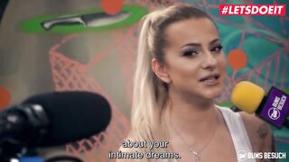 BUMSBESUCH - Thick Porn Star Wild Vicky Gets Painted And Drilled By Artist - LETSDOEIT