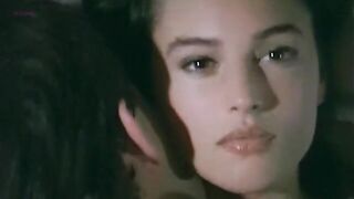 Monica Bellucci stripped - La riffa 1993