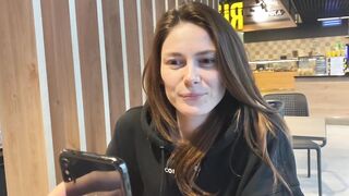 Meeting with a fan ended up in a Cowgirl pose. Русское порно с диалогами