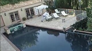 Metro - The Twins - Full video