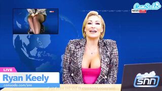Camsoda - Big Titties MILF Ryan Keely Enjoys Sybian During The Time That Reading The News