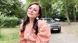 DEFONCE ANAL BAREBACK pour Clémence AUDIARD en camping car !