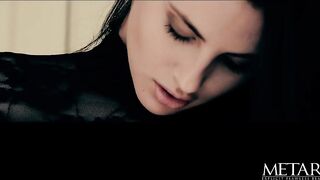 Watch this pretty model get exposed and ride her fingers hard