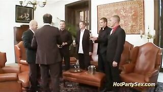 Dames in business party fuckfest