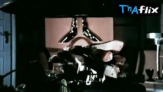 Elisabeth Volkmann Melons, Ass Scene in Mache Alles Mit