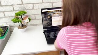 - Okay, I'll spread my legs for you. A young and experienced stepmother sucked her stepson in the car and allowed him to cum in her twat