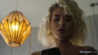 Kiara Cole and Jessie Saint are smokin' sexy blondes who like to have casual threesomes