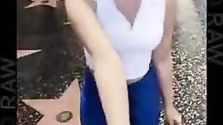 Leana Lovings wants to have pleasure to night