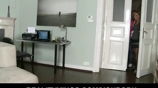 Horny blond mother I'd like to fuck sets up a bang session