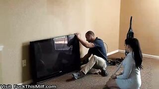 Latin woman is using every opportunity to have sex, even if it means fucking a cable man