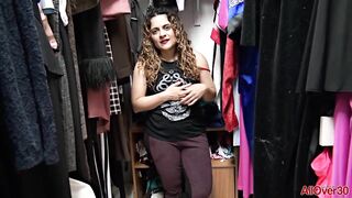 Astonishing Mature Snatch