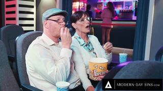 RISKY ORAL-JOB-JOB For Clip Scene Theatre PERVS! CAUGHT!