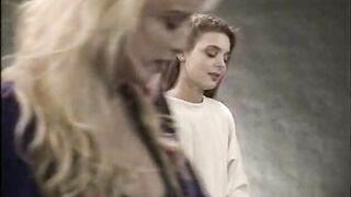 Model Wife / Образцовая жена