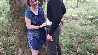 My man gives me a fan outdoors, they bang me and squirt their cum all over me during the time that I squirt