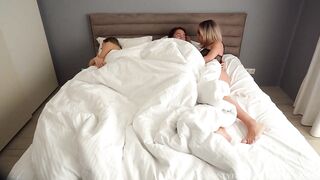 Seduced By Golden-Haired Stepmom! 3-Some Fuck With Lustful MILF, GF Joined After Waking Up.