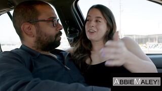 Abbie Maley likes when males are playing with her cunt in the back of a car