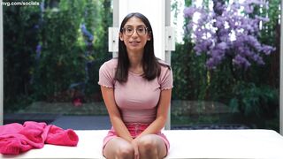 Nerdy gamer hotty is an ORGASM MACHINE