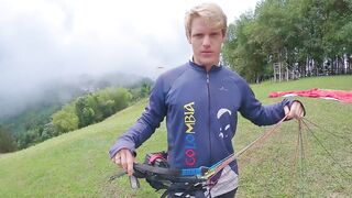 SQUIRTING while PARAGLIDING in 2200 m above the sea ( 7000 feet )