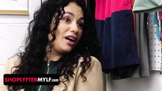 Curvy Mother I'd Like To Screw Brianna Bourbon Gets Wrapped In Christmas Lights And Banged From Behind - Shoplyfter Mylf