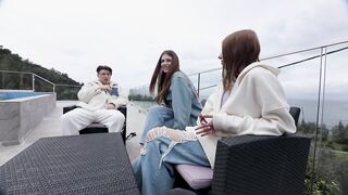 Met the neighbors and participated in a creampie orgy in a public place - The Lymia